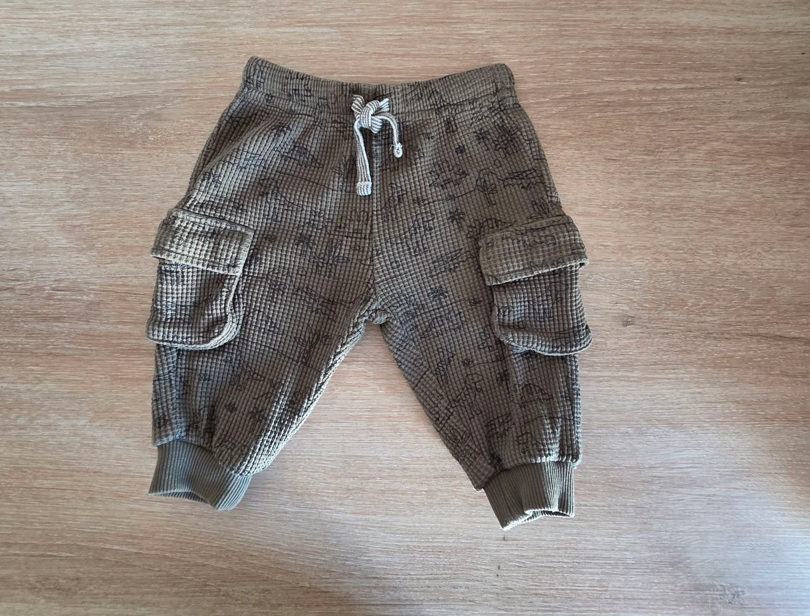 Kiabi 3 Months 60 cm khaki honeycomb cargo pants – photo 2